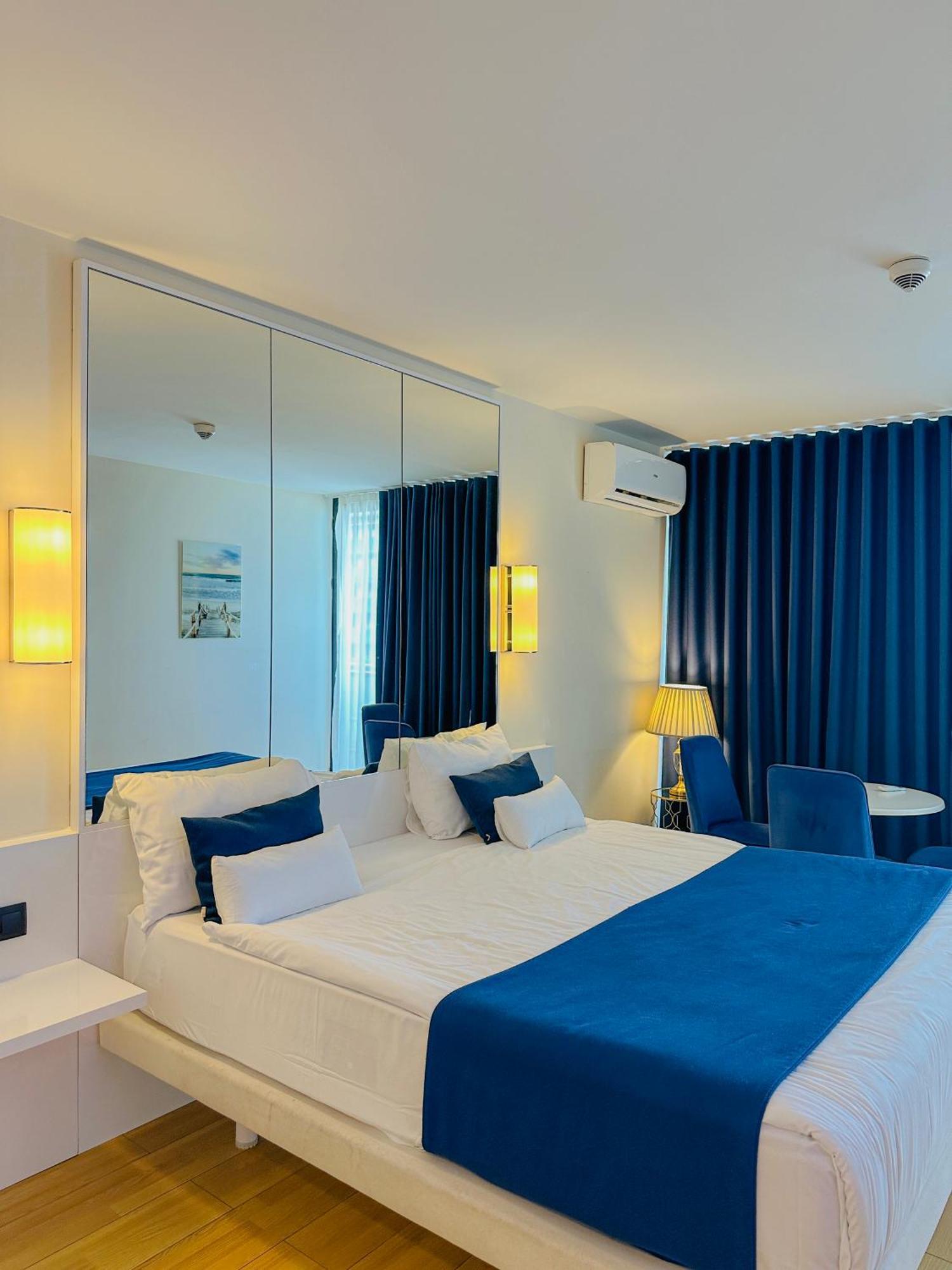 Seaside Vip Hotel Батуми Екстериор снимка
