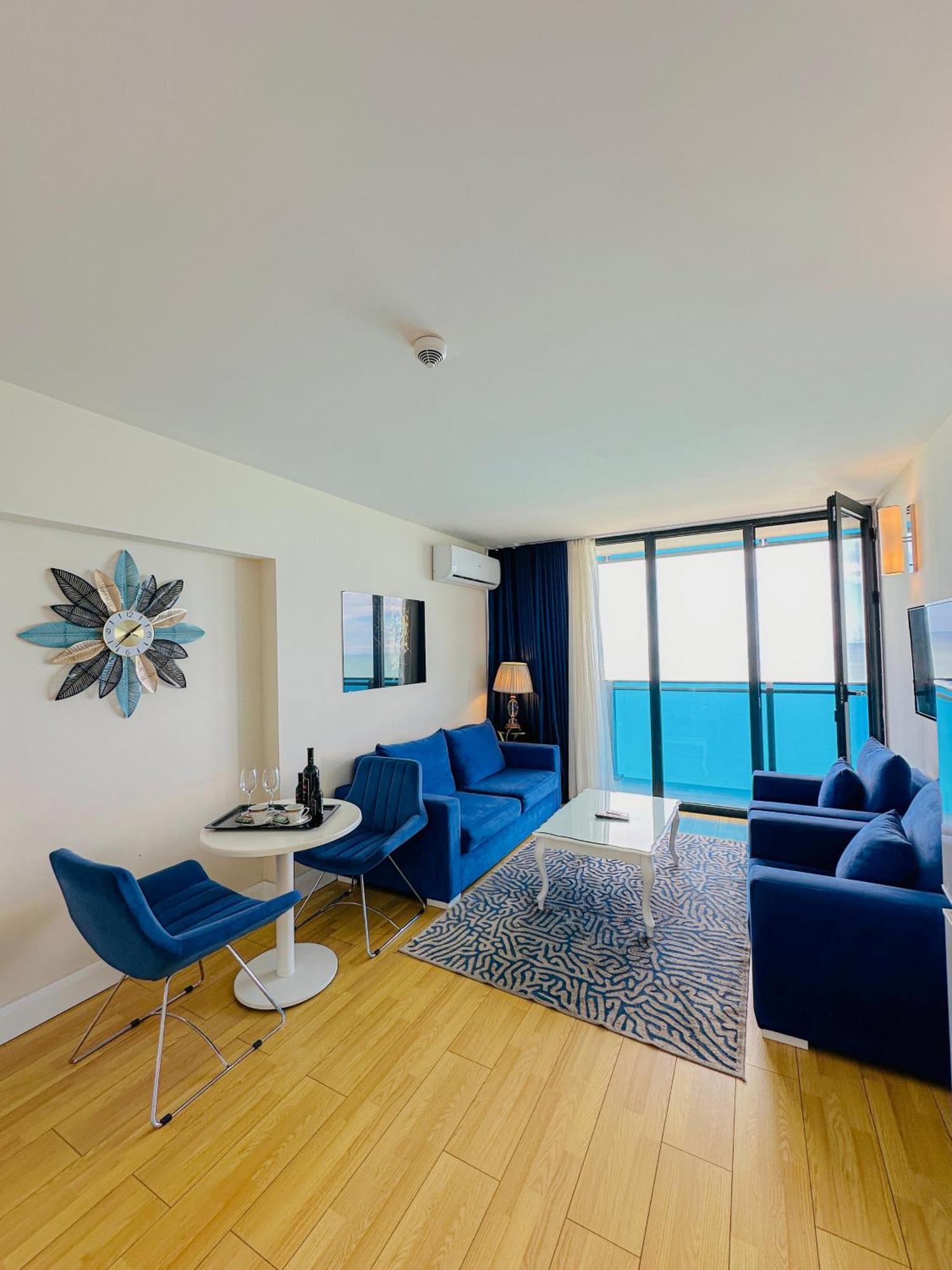 Seaside Vip Hotel Батуми Екстериор снимка