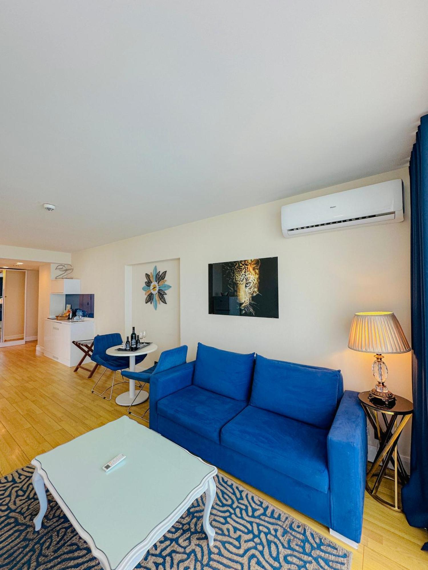 Seaside Vip Hotel Батуми Екстериор снимка