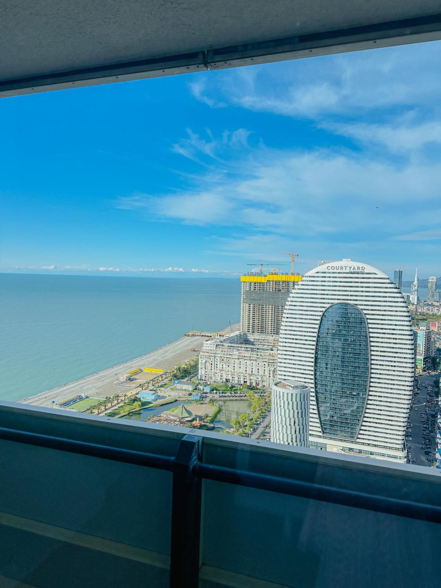 Seaside Vip Hotel Батуми Екстериор снимка
