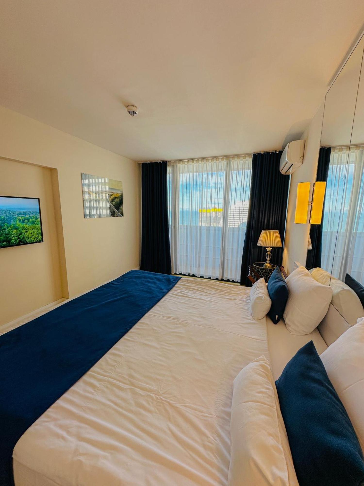 Seaside Vip Hotel Батуми Екстериор снимка