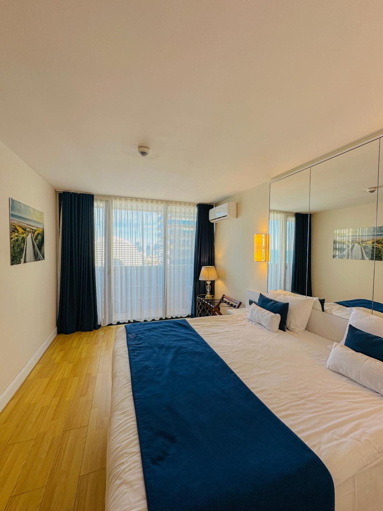 Seaside Vip Hotel Батуми Екстериор снимка