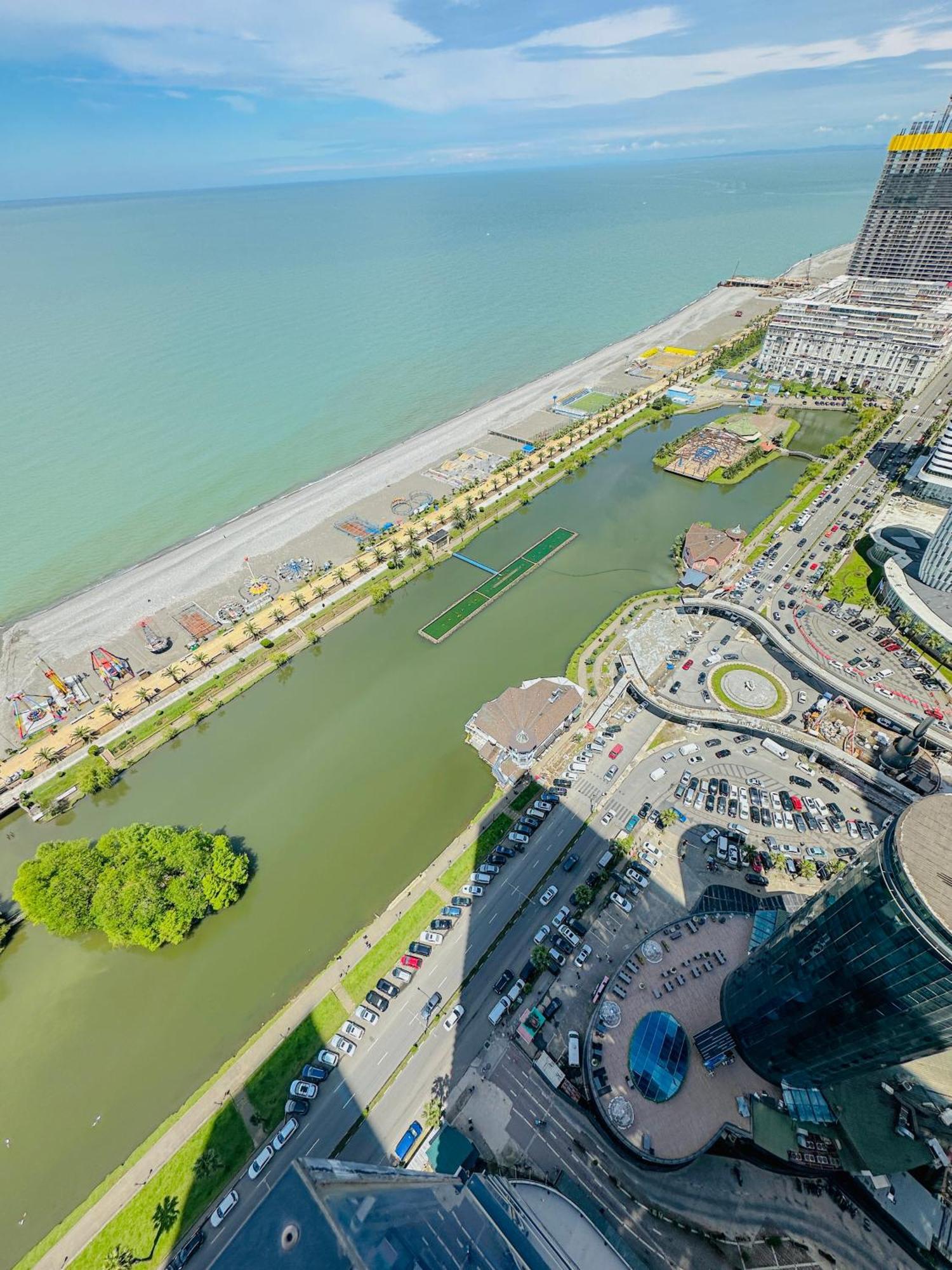 Seaside Vip Hotel Батуми Екстериор снимка