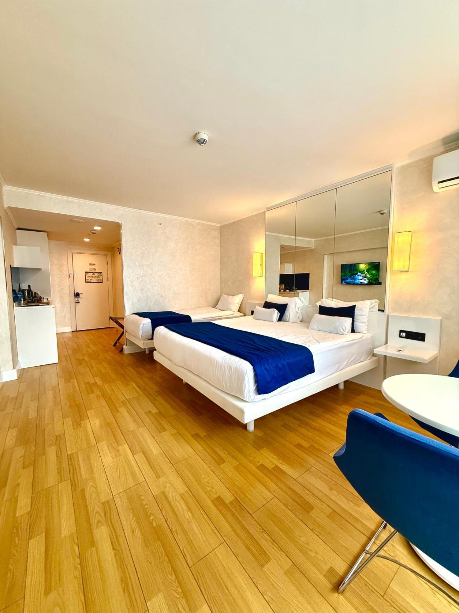 Seaside Vip Hotel Батуми Екстериор снимка