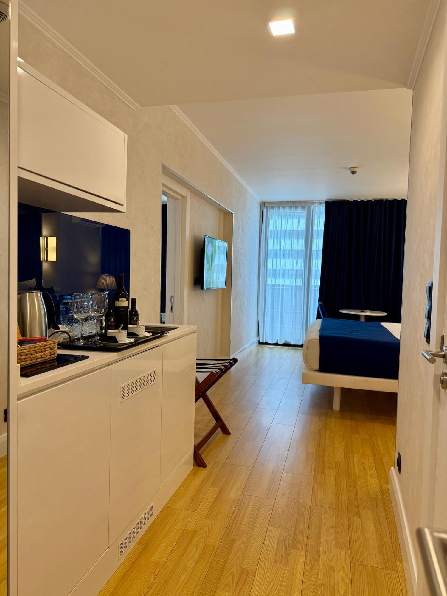 Seaside Vip Hotel Батуми Екстериор снимка