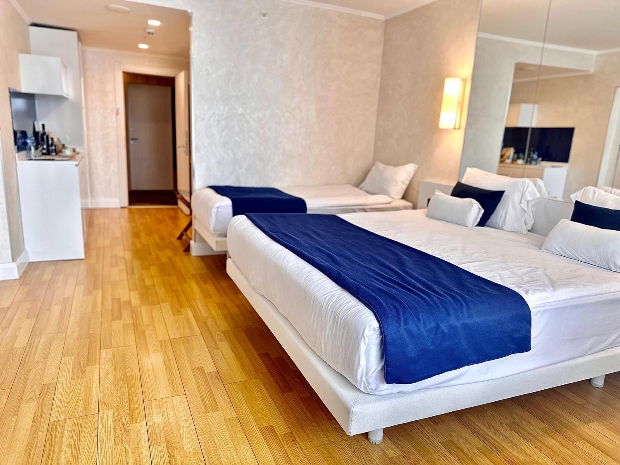 Seaside Vip Hotel Батуми Екстериор снимка
