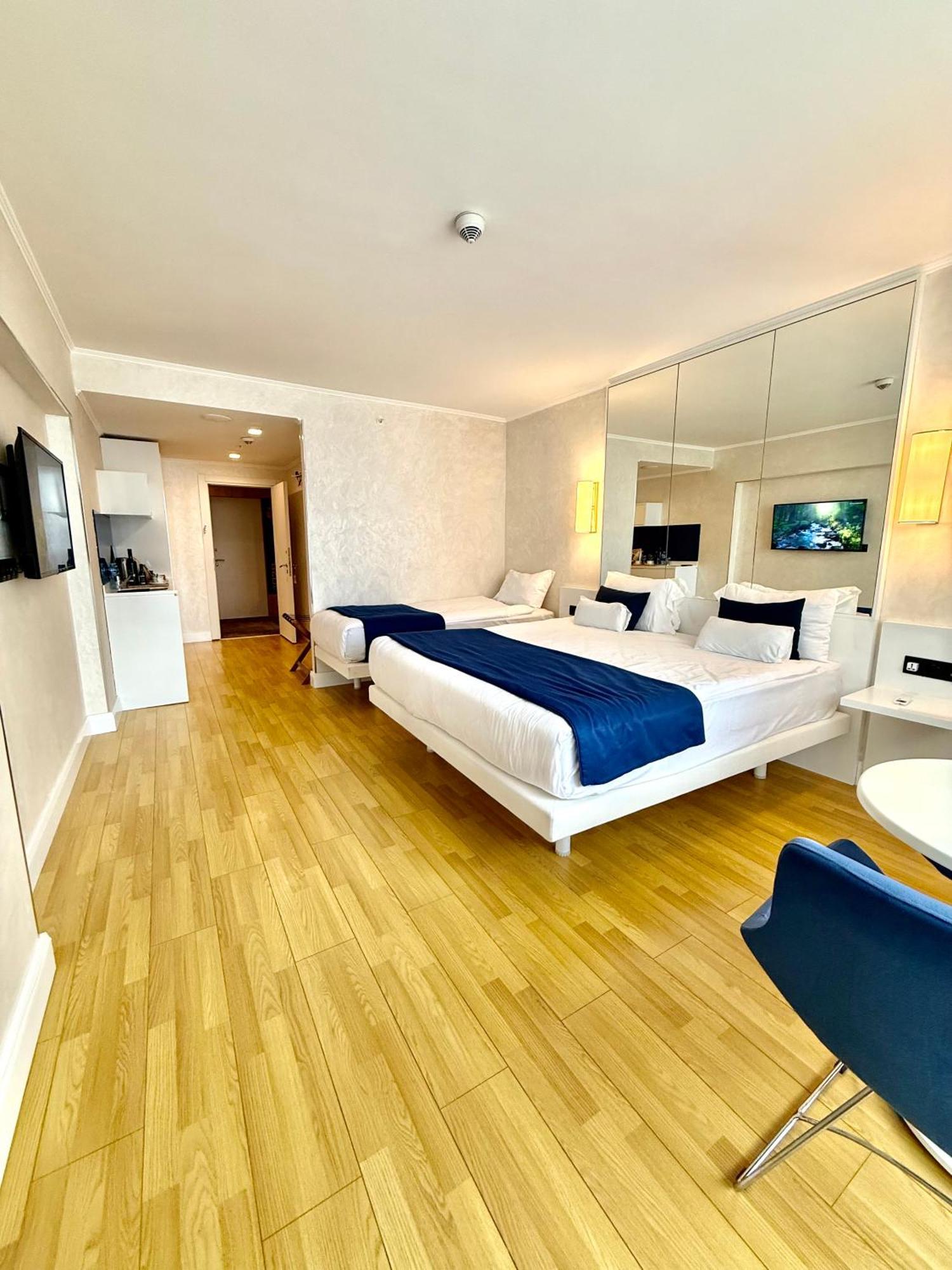 Seaside Vip Hotel Батуми Екстериор снимка