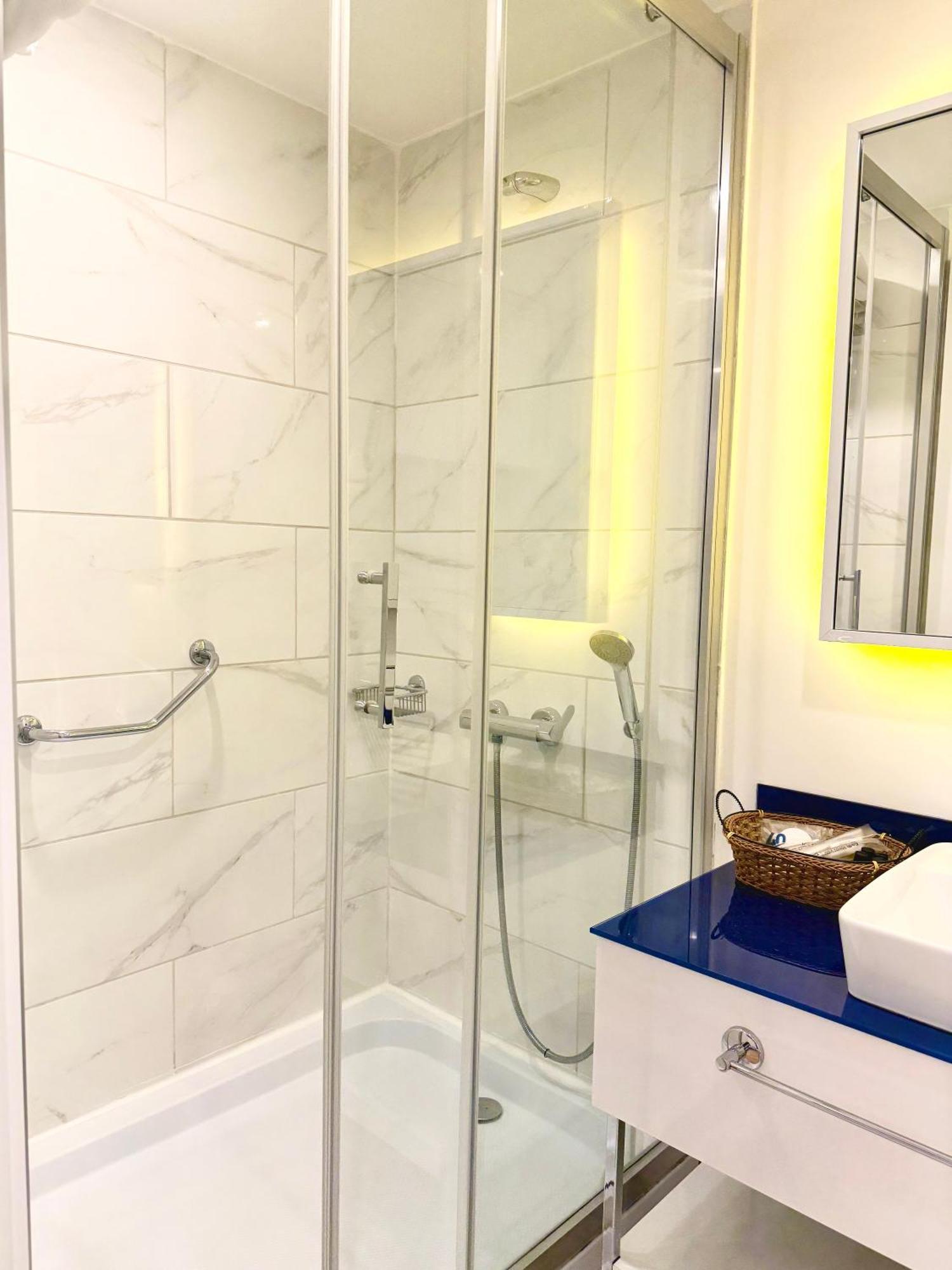 Seaside Vip Hotel Батуми Екстериор снимка