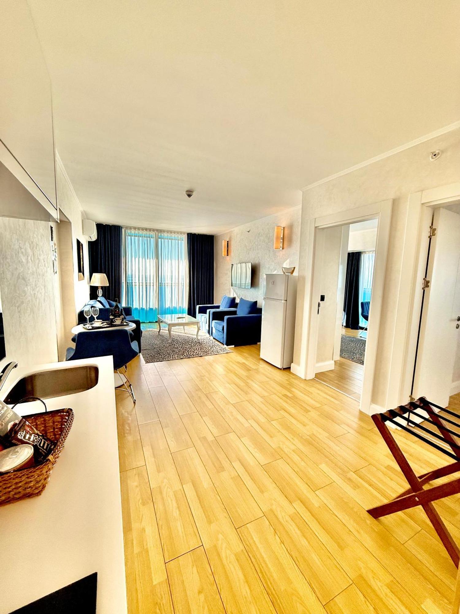 Seaside Vip Hotel Батуми Екстериор снимка