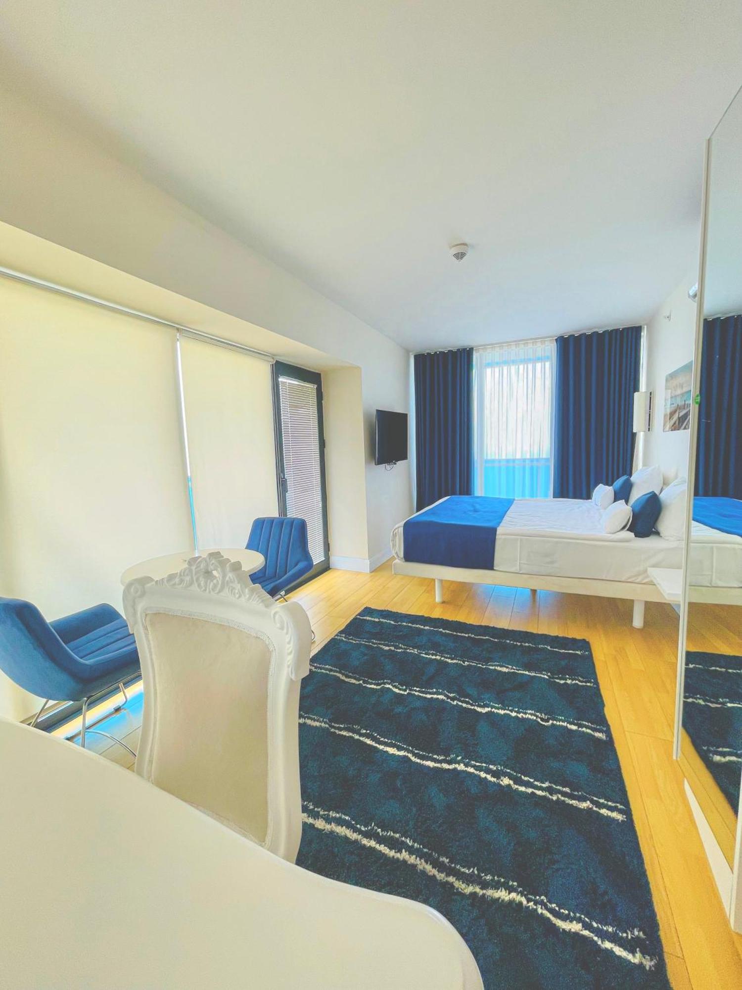 Seaside Vip Hotel Батуми Екстериор снимка