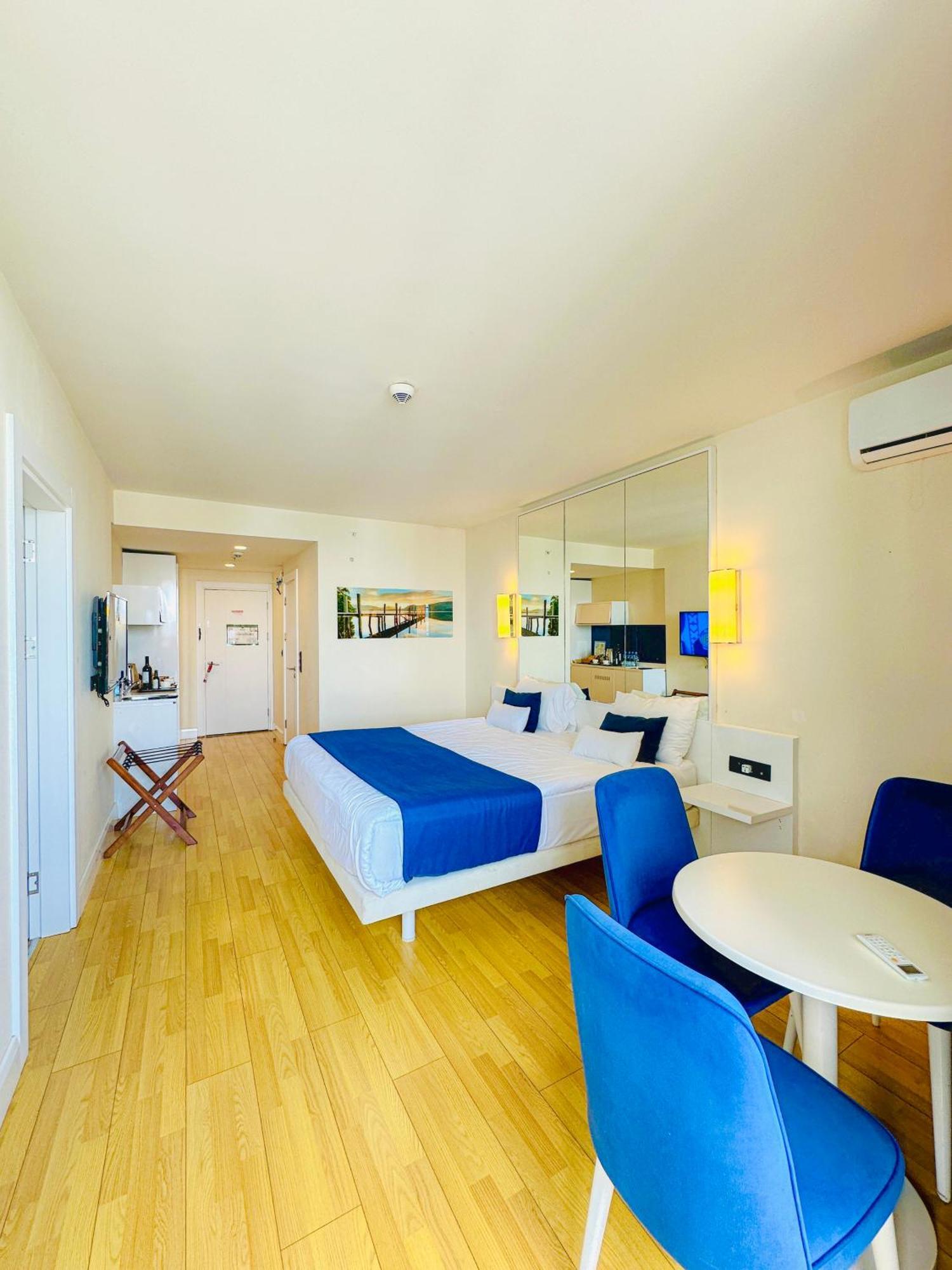 Seaside Vip Hotel Батуми Екстериор снимка