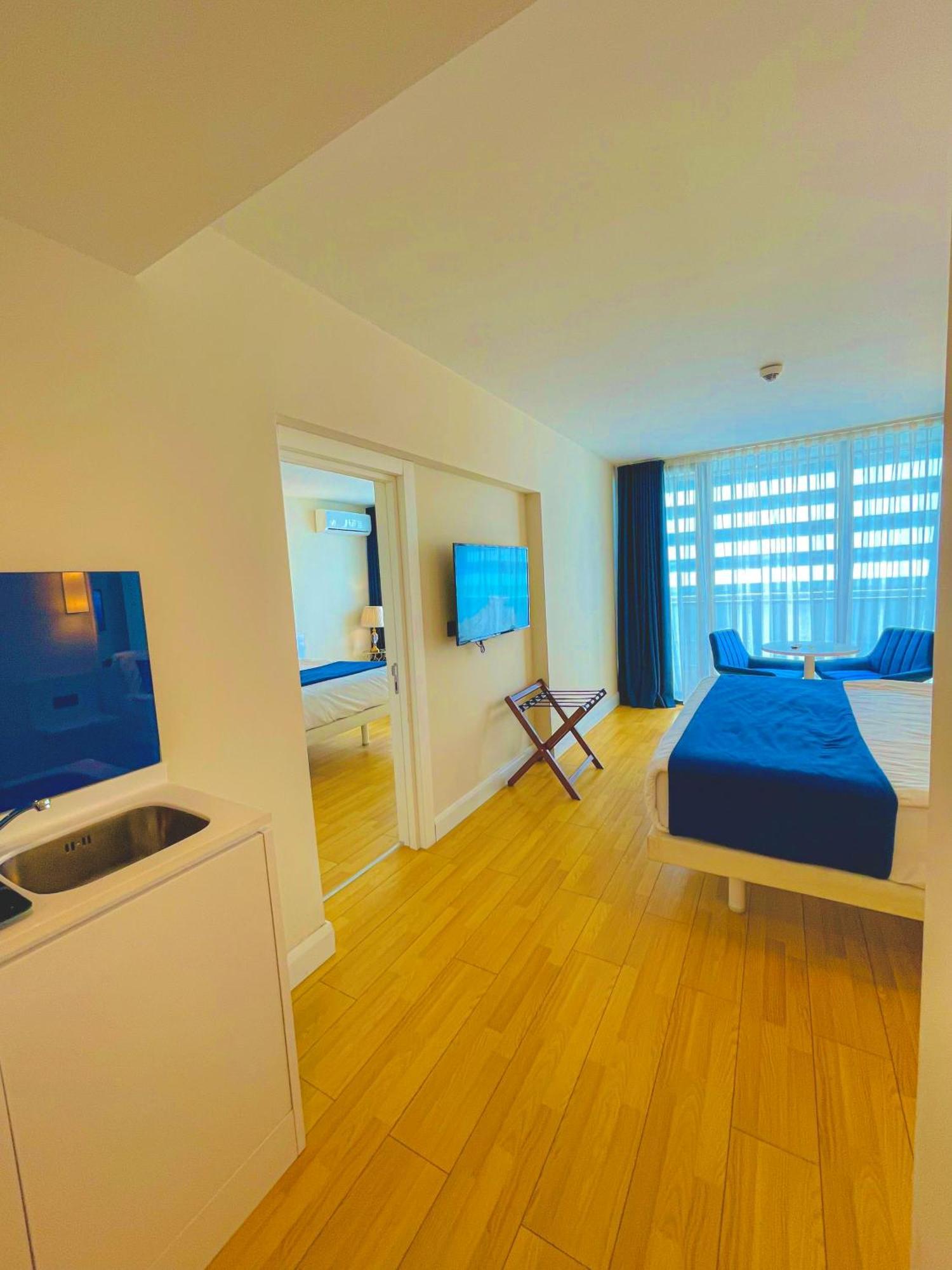 Seaside Vip Hotel Батуми Екстериор снимка