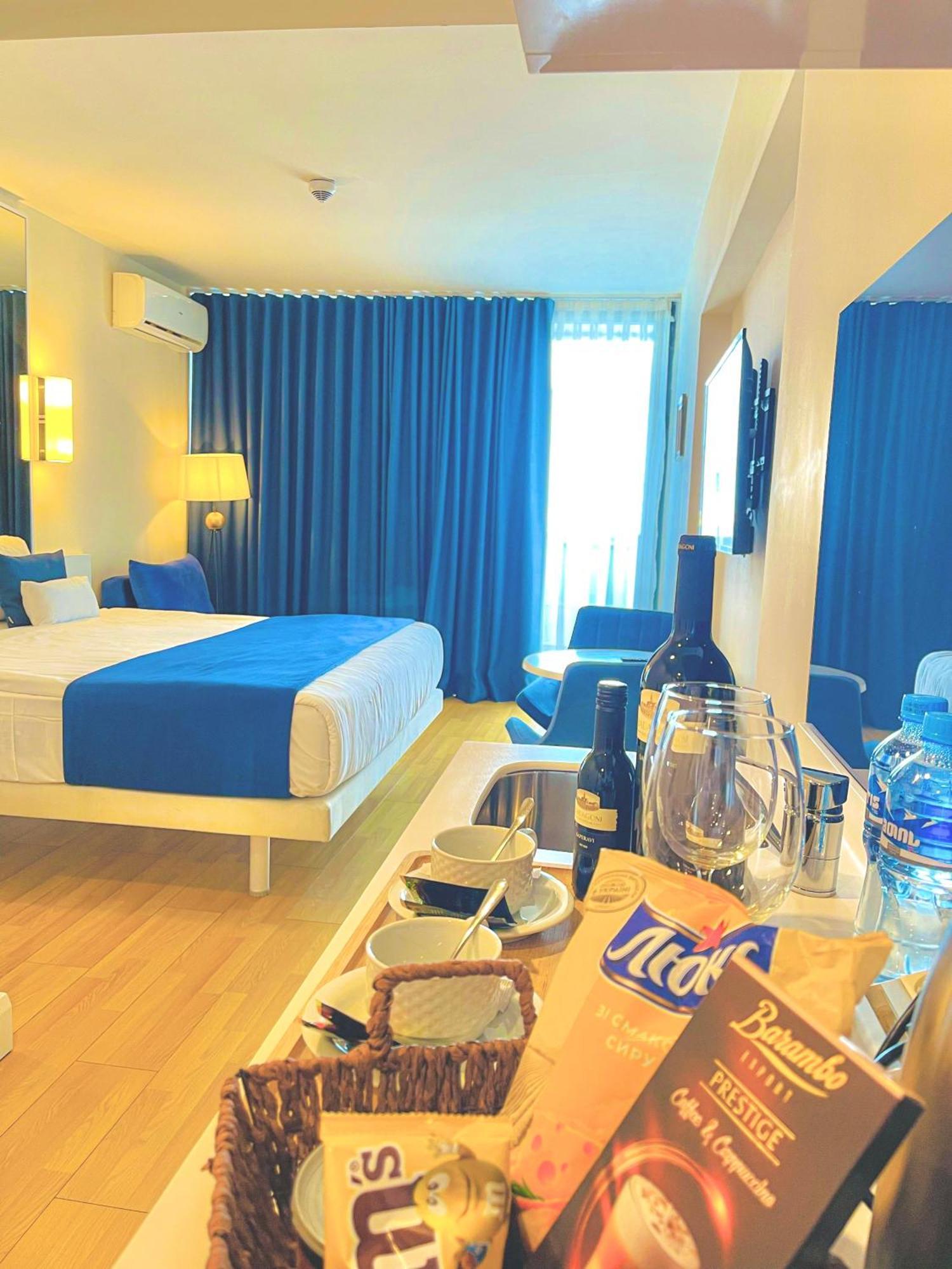 Seaside Vip Hotel Батуми Екстериор снимка