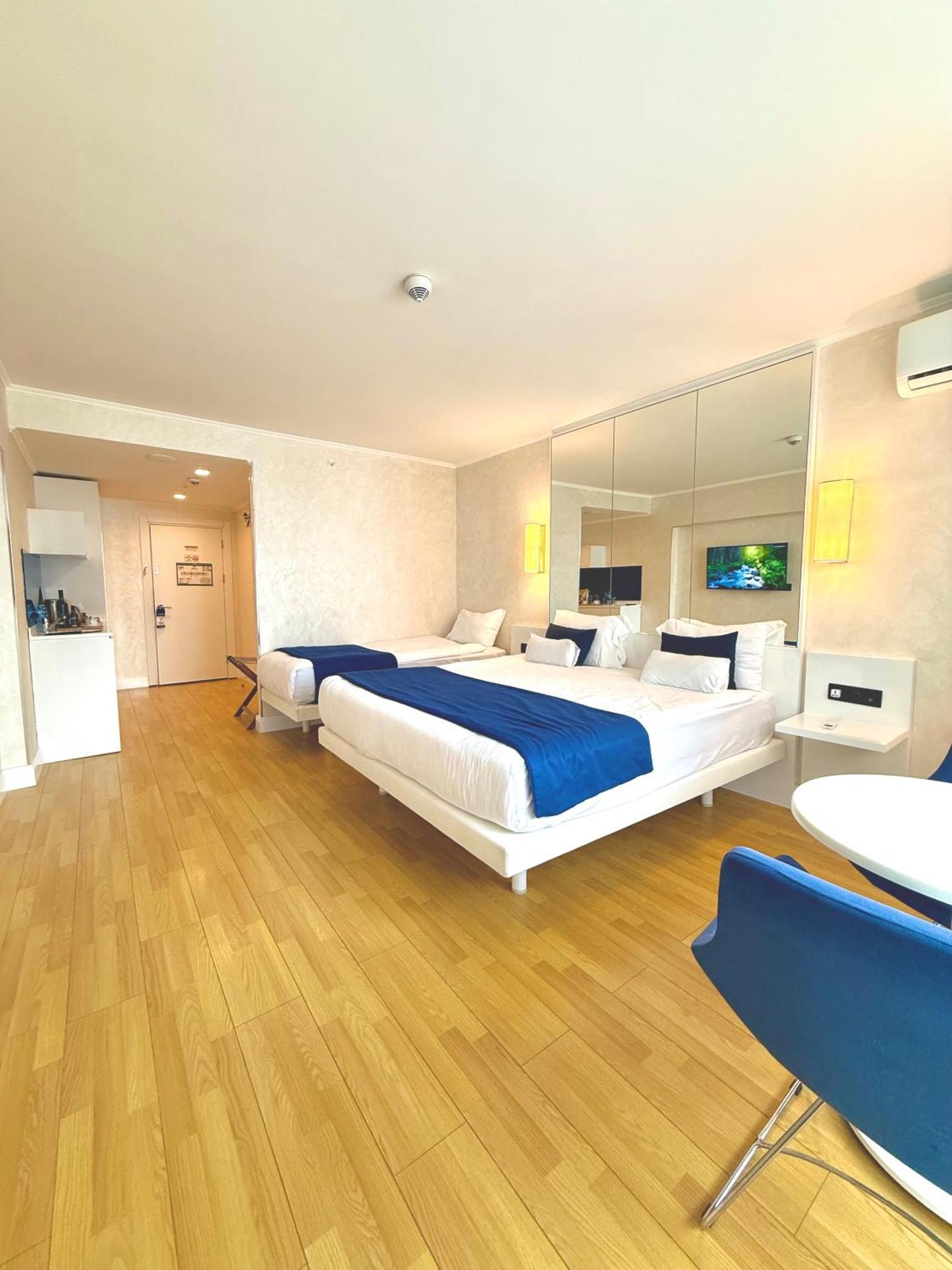 Seaside Vip Hotel Батуми Екстериор снимка